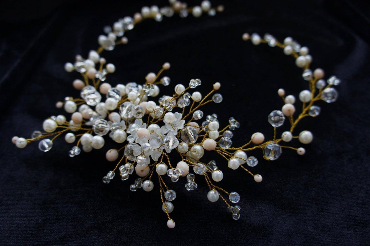 Украшения для волос из бисера