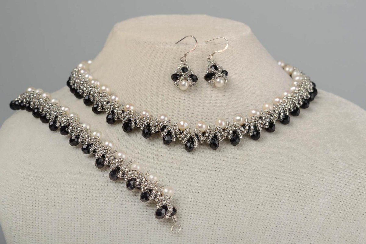 Украшения из бусин