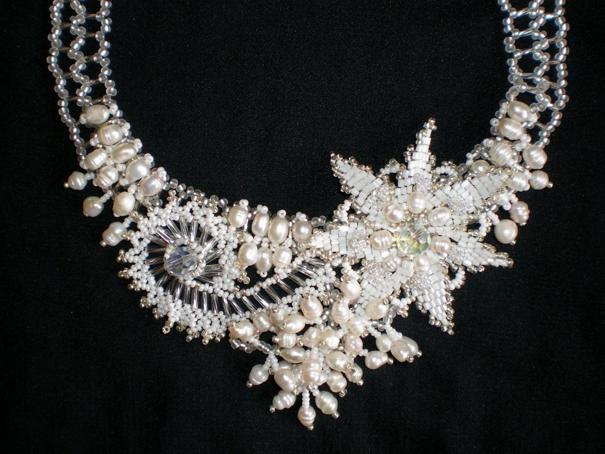 Свадебное колье из бисера