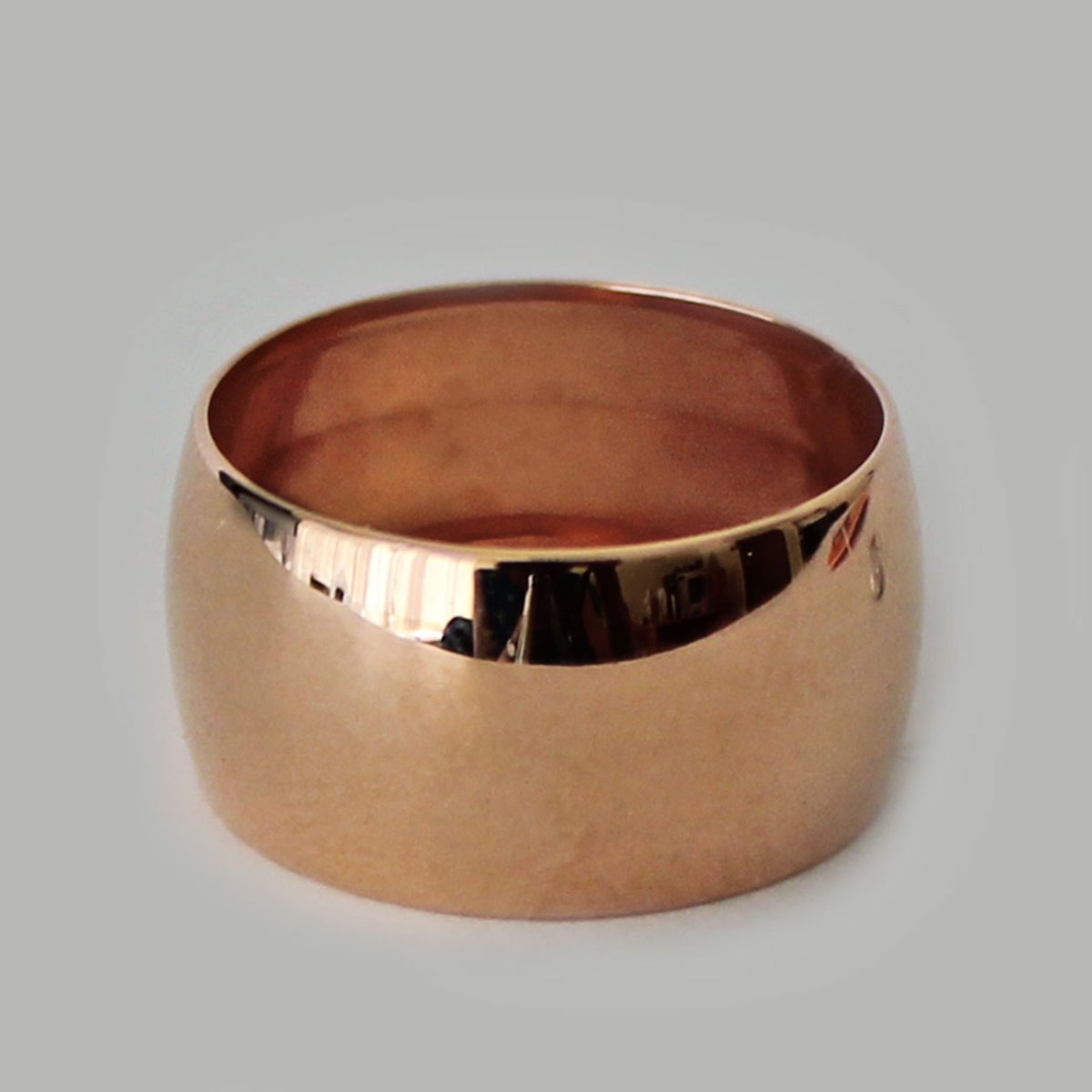 Широкие обручальные кольца