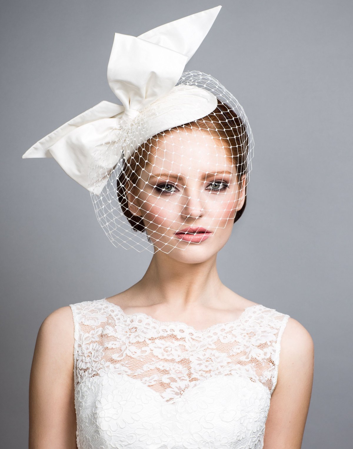 Свадебная шляпка таблетка