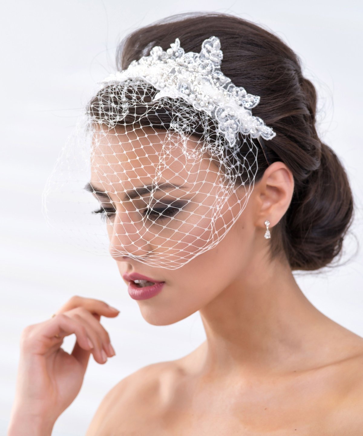 Шляпа с фатой для невесты