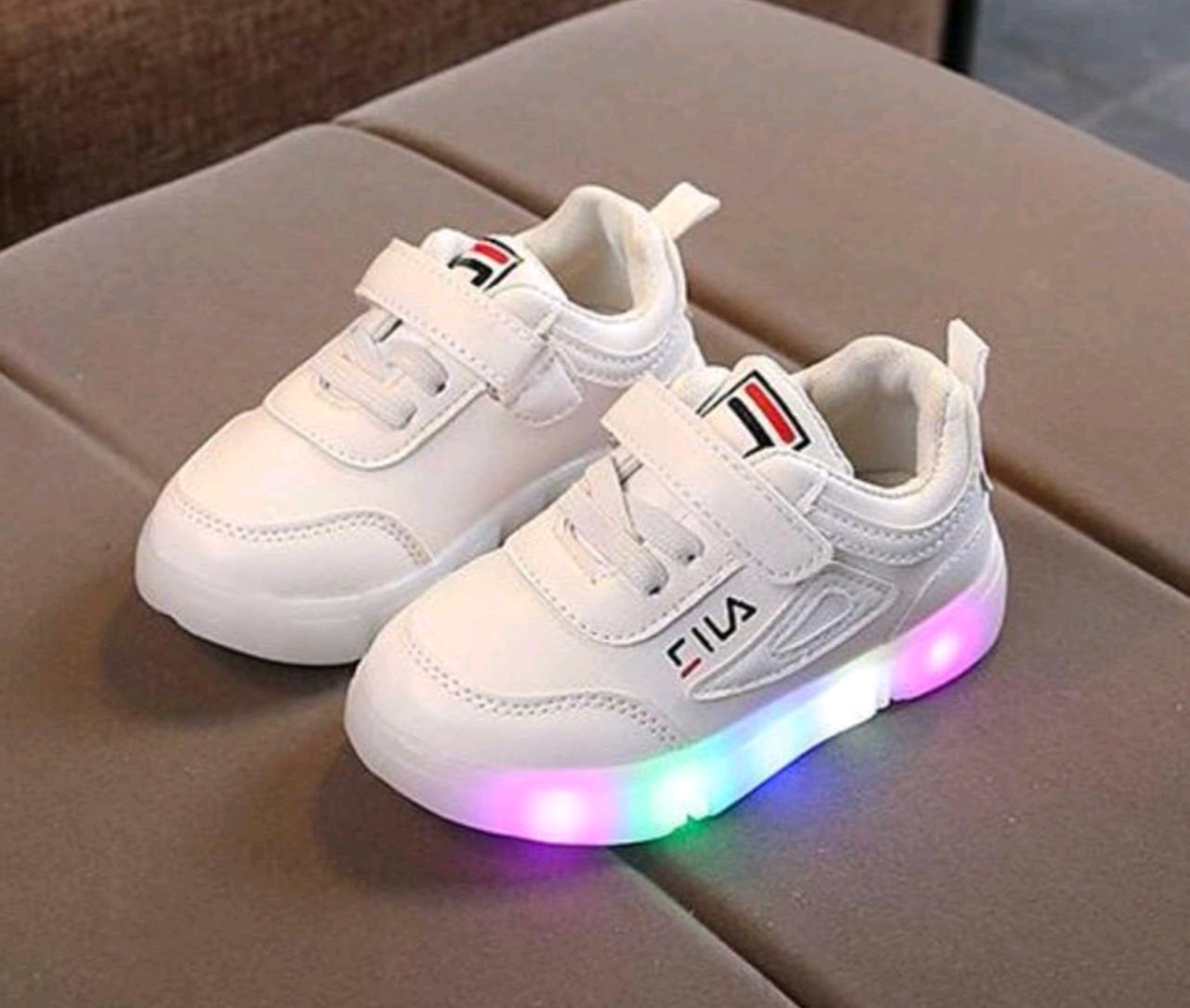 Детские кроссовки на липучках