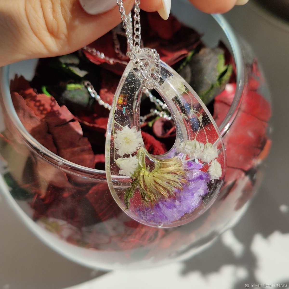 Украшения из эпоксидной смолы с сухоцветами