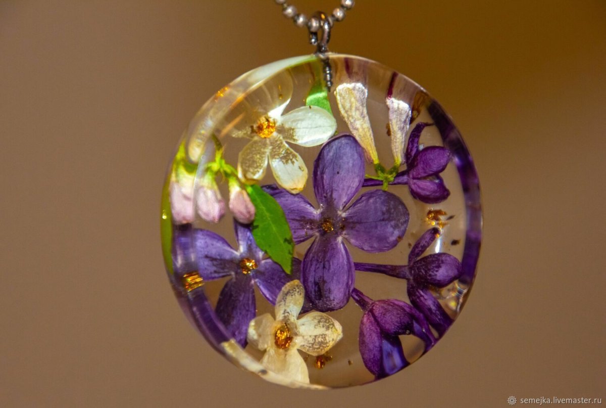 Часы из эпоксидной смолы с сухоцветами