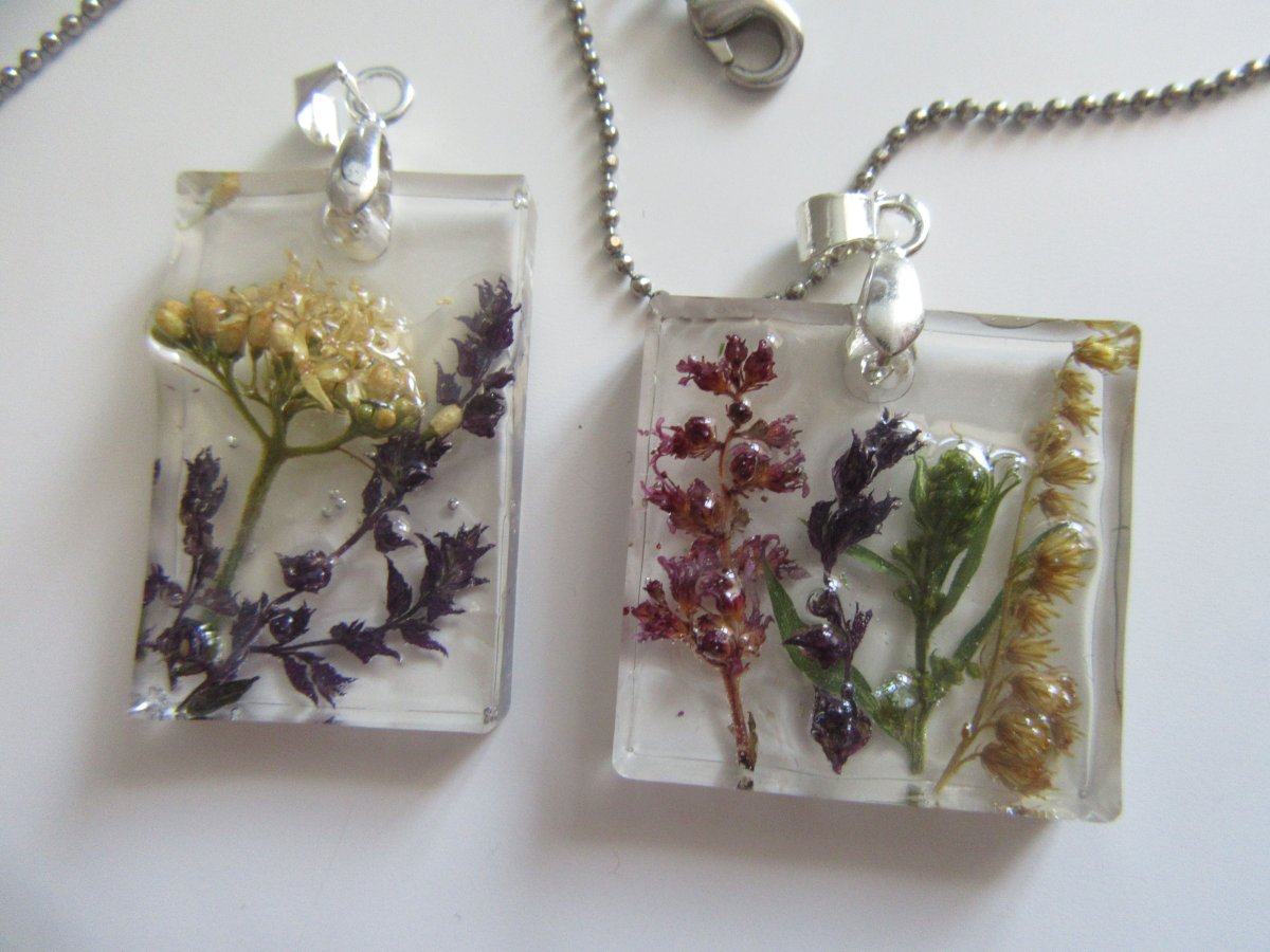 Засушенные цветы в смоле