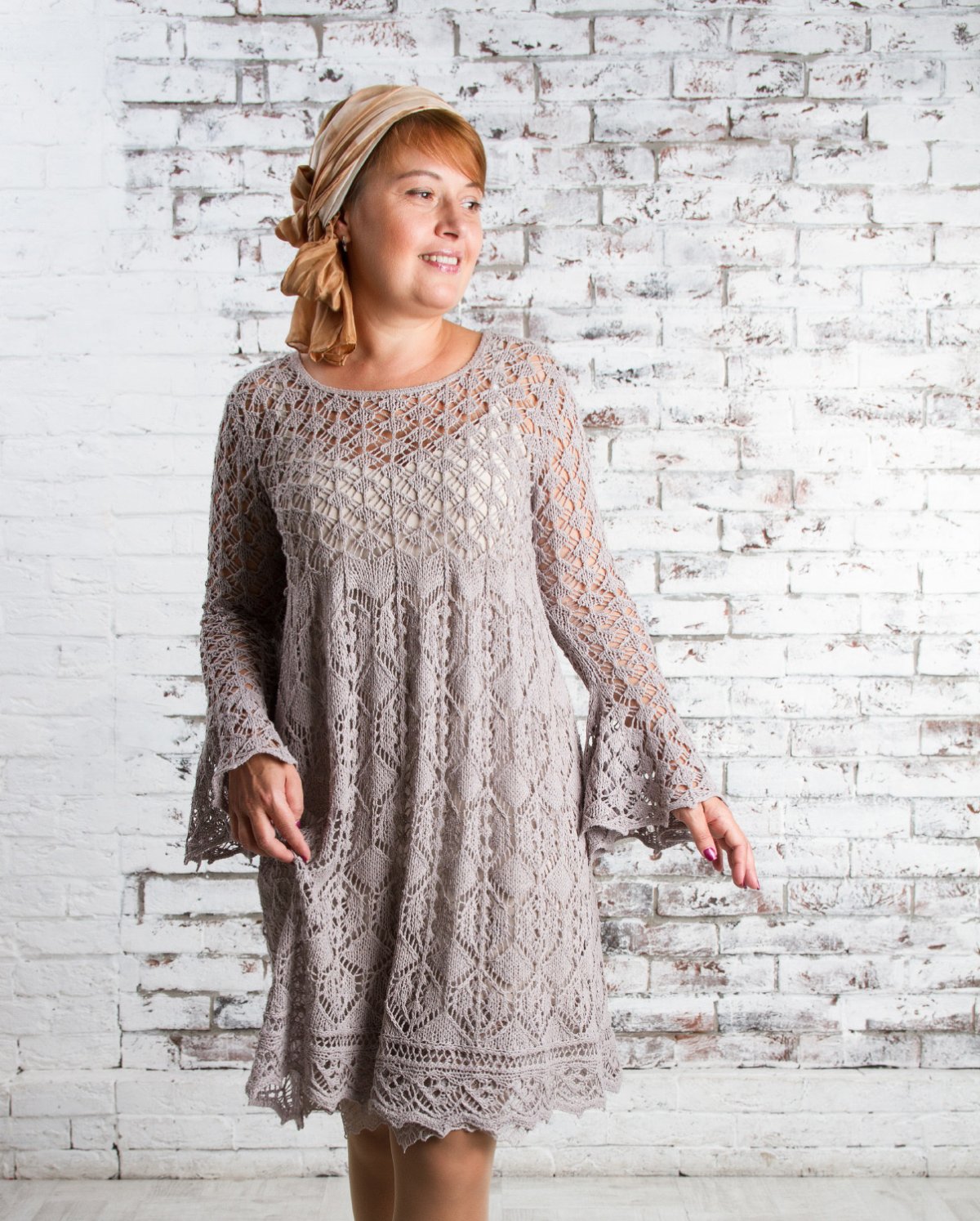 Элегантные и модные вязаные платья спицами