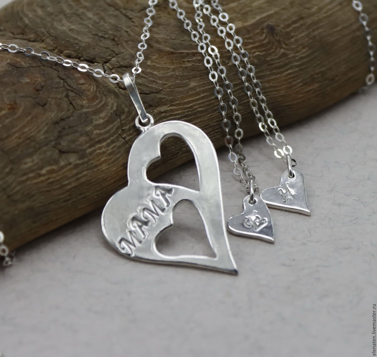 Подвеска с надписью любовь