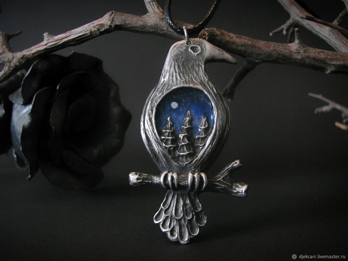 Кулон ворон