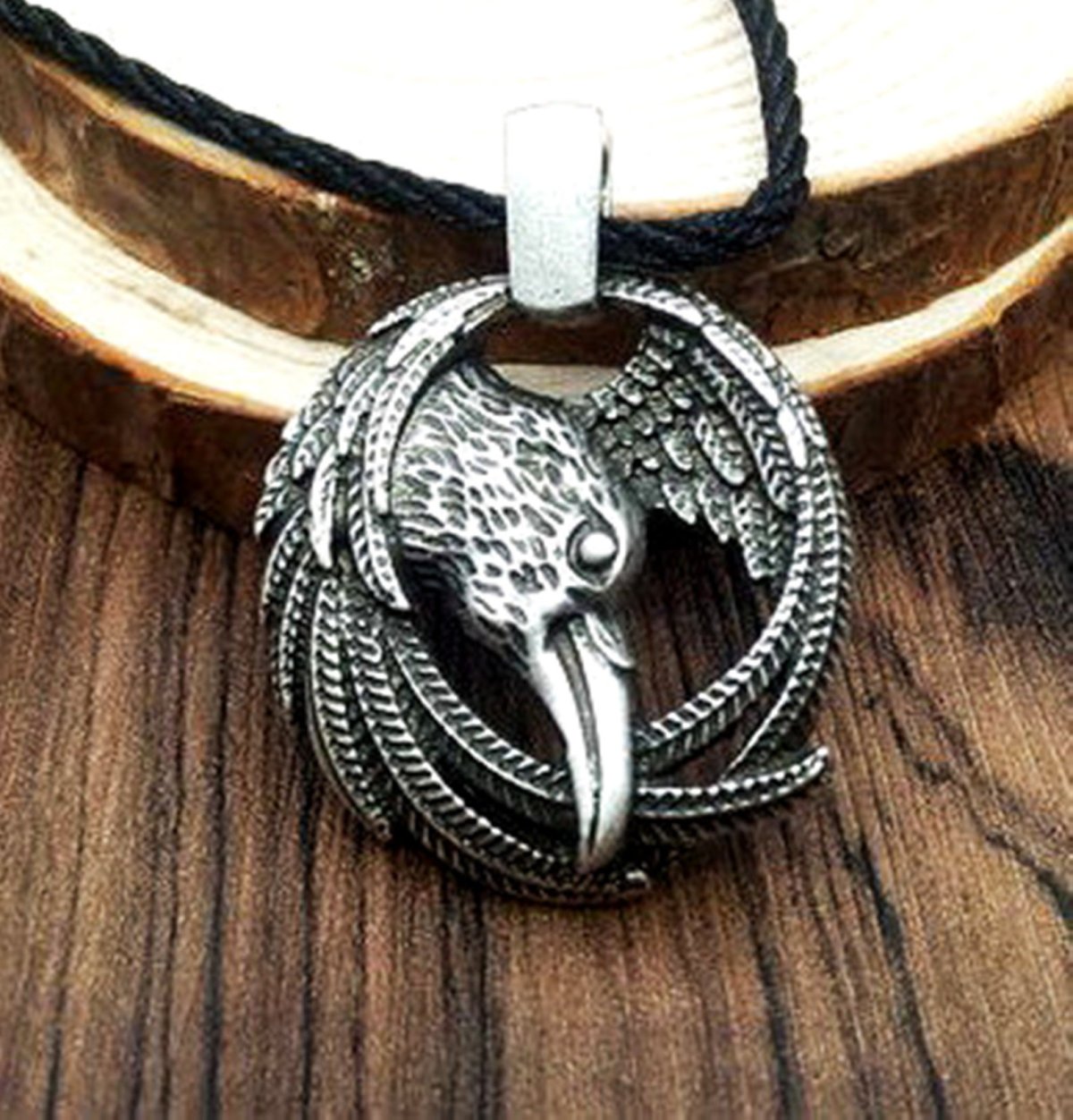 Кутха ворон медальон оберег