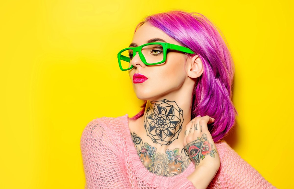 Девушка в желтых цветах