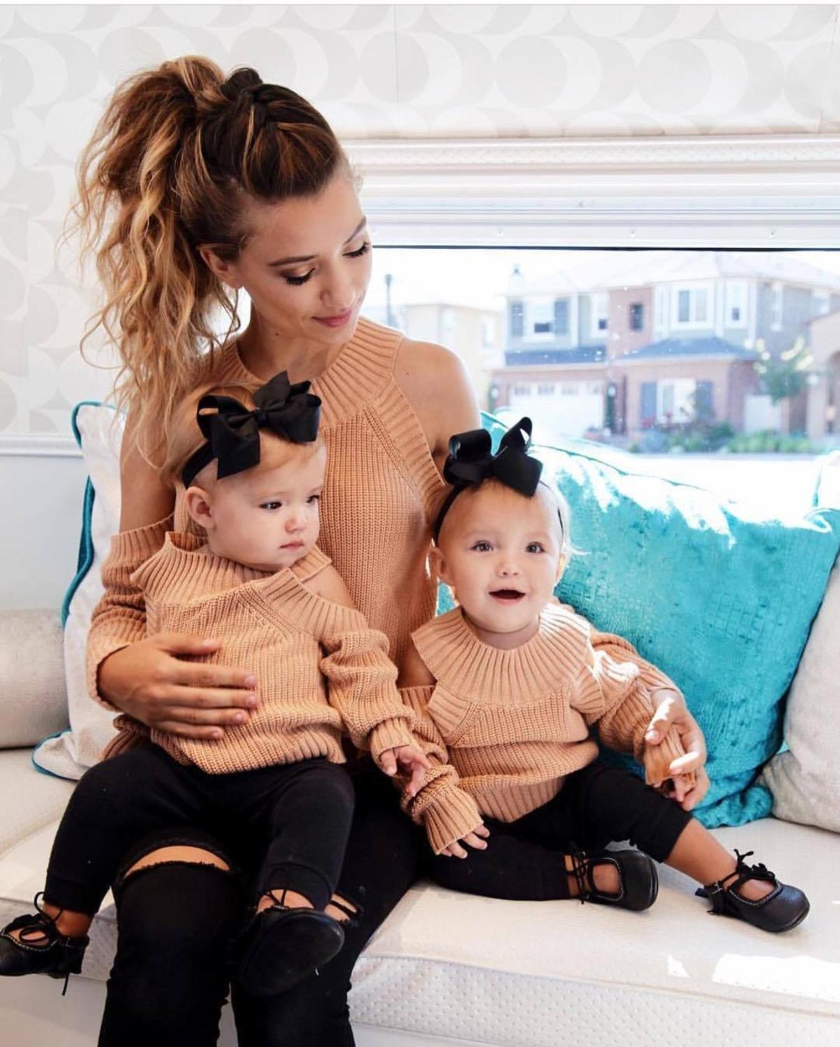 Стильная мама с ребенком