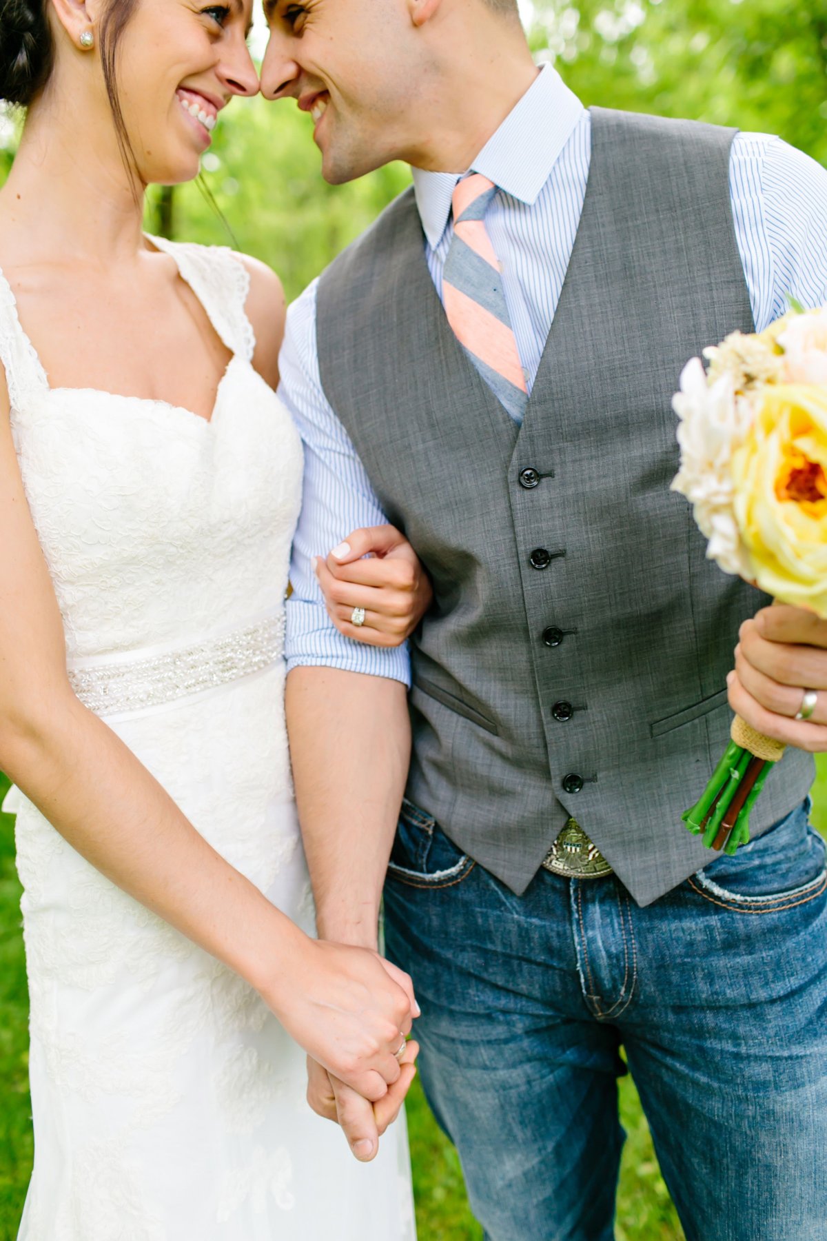 Жених в джинсах на свадьбу