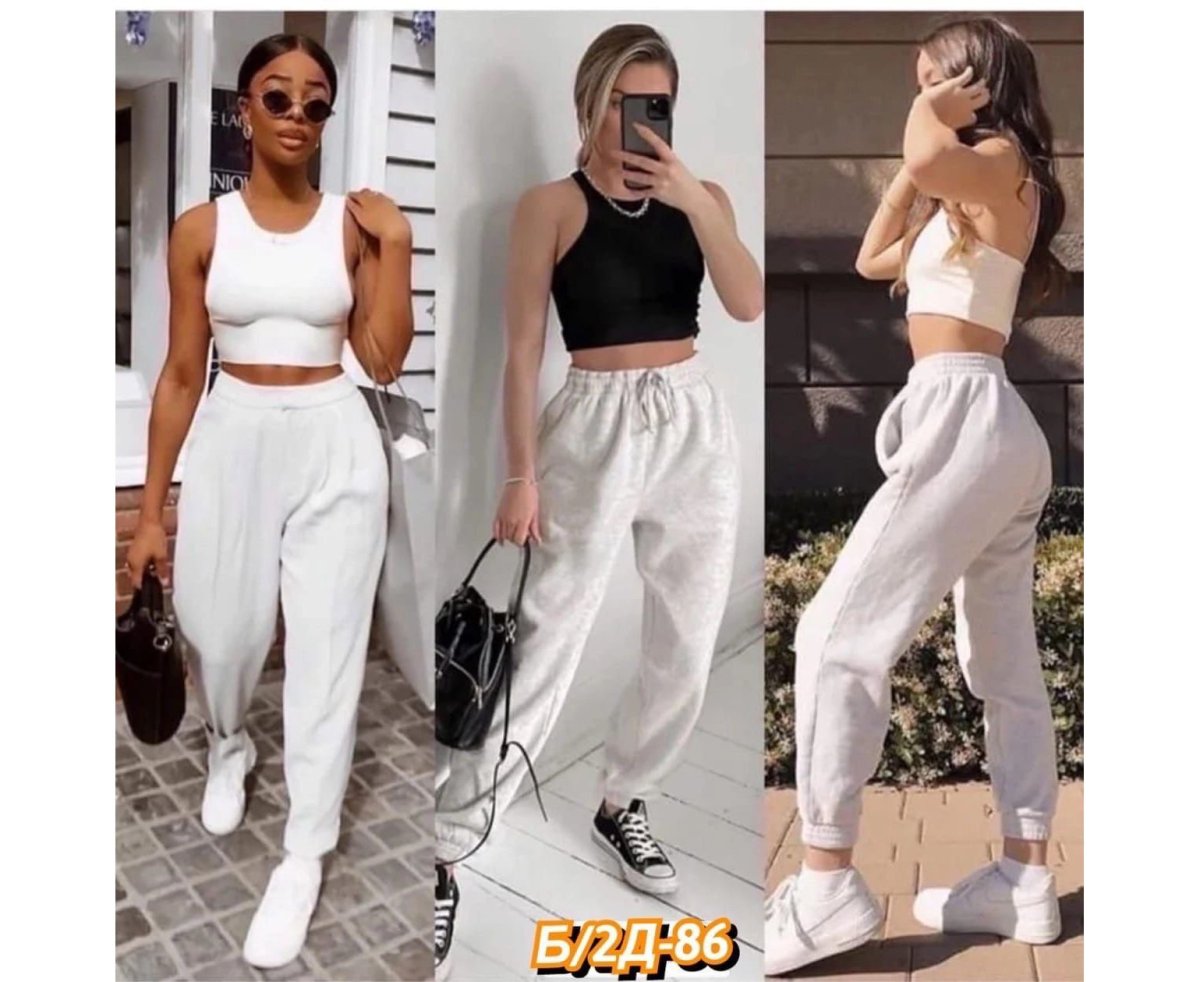 Серые брюки спортивные с топом