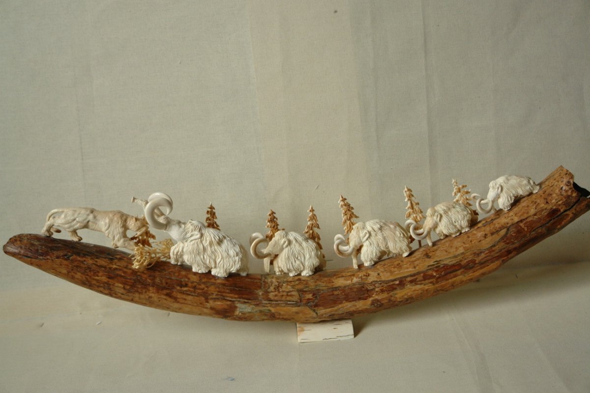 Якутские сувениры из бивня мамонта