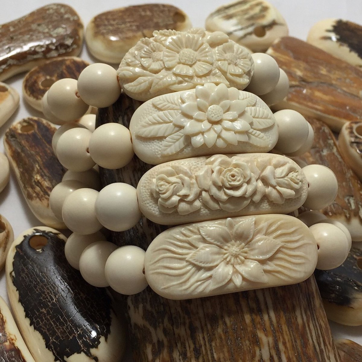 Раковина Каури из бивня мамонта