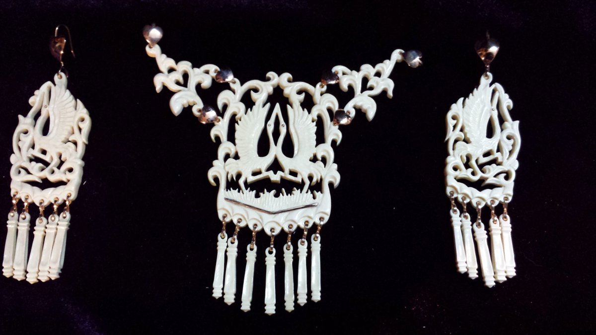 Фигурки из бивня мамонта