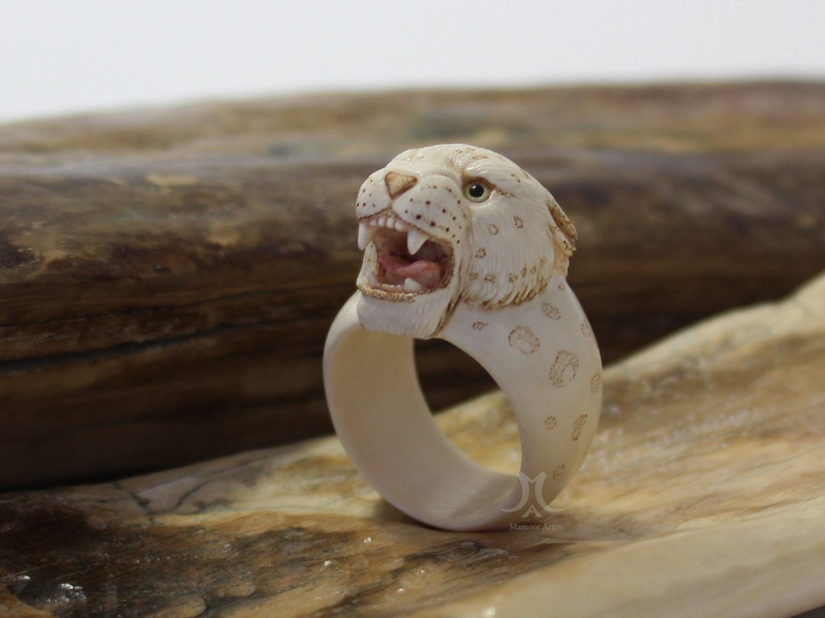 Колыо из кости мамонта