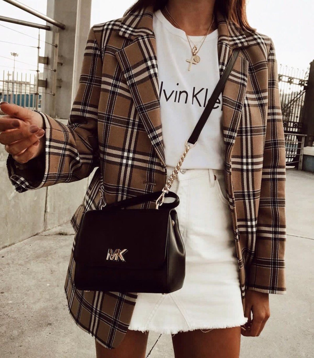 Стильная одежда для девушек