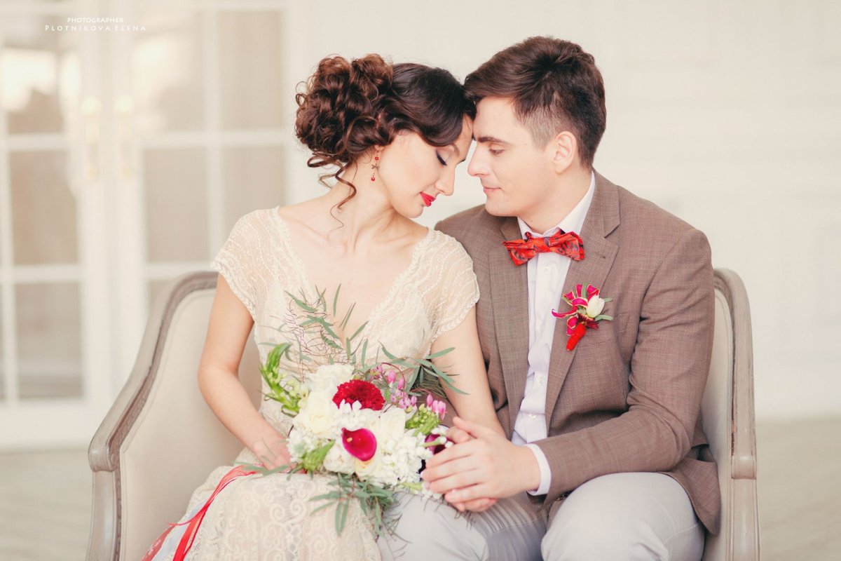 Жених и невеста в полный рост