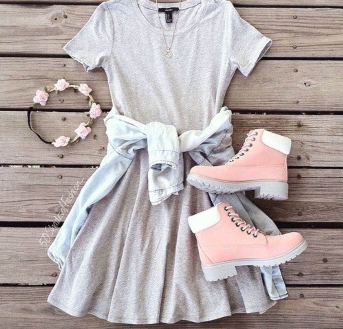 Красивые наборы одежды для девушек