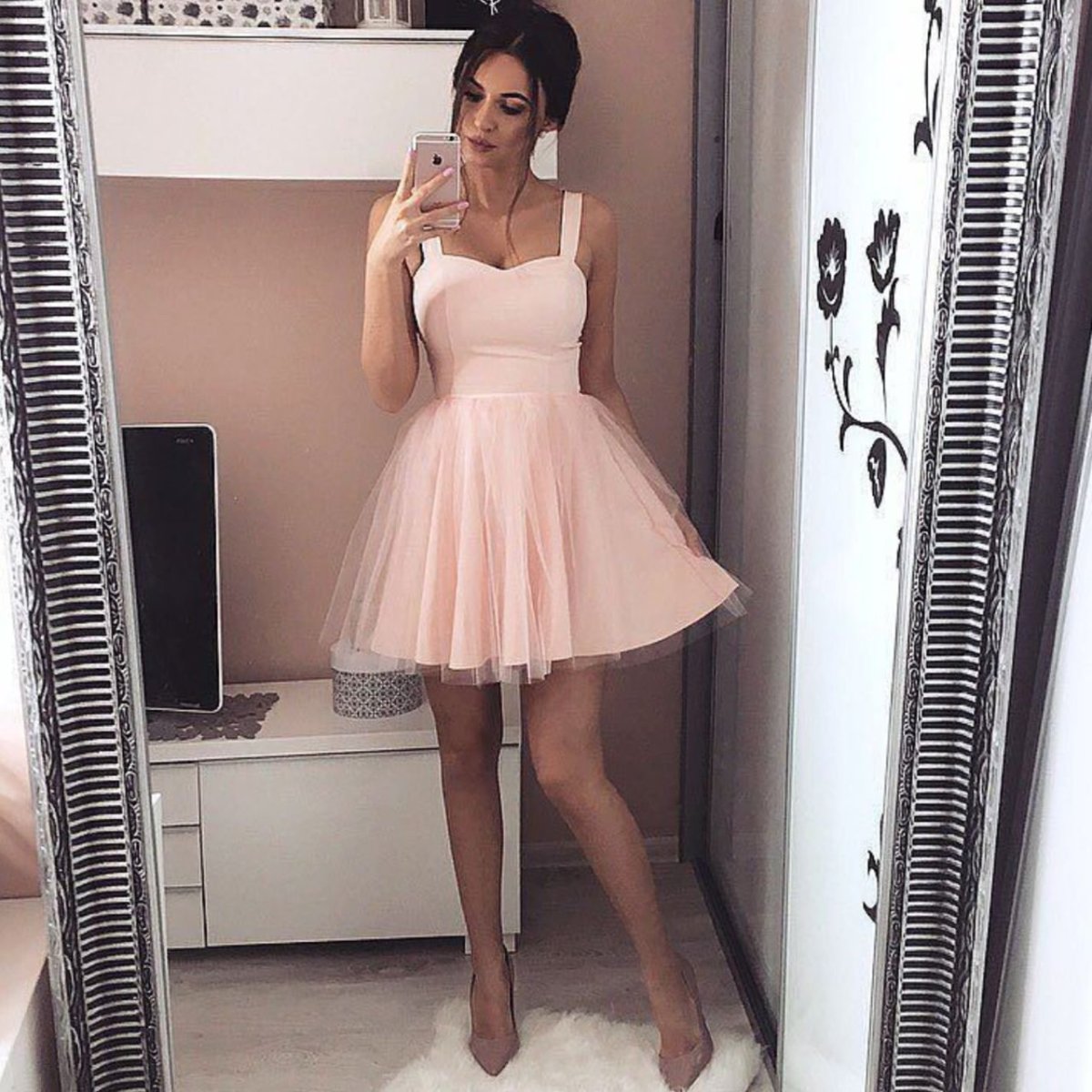 Платья на выпускной короткие