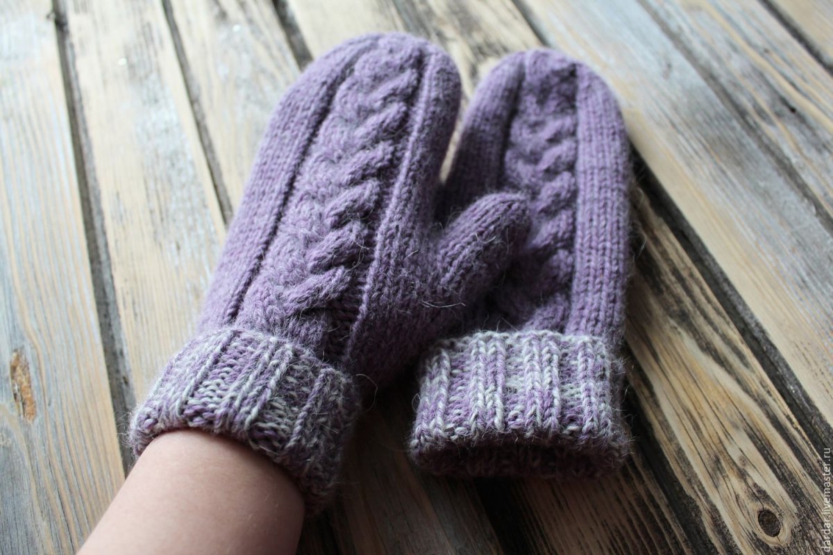 Вязаные варежки теплые