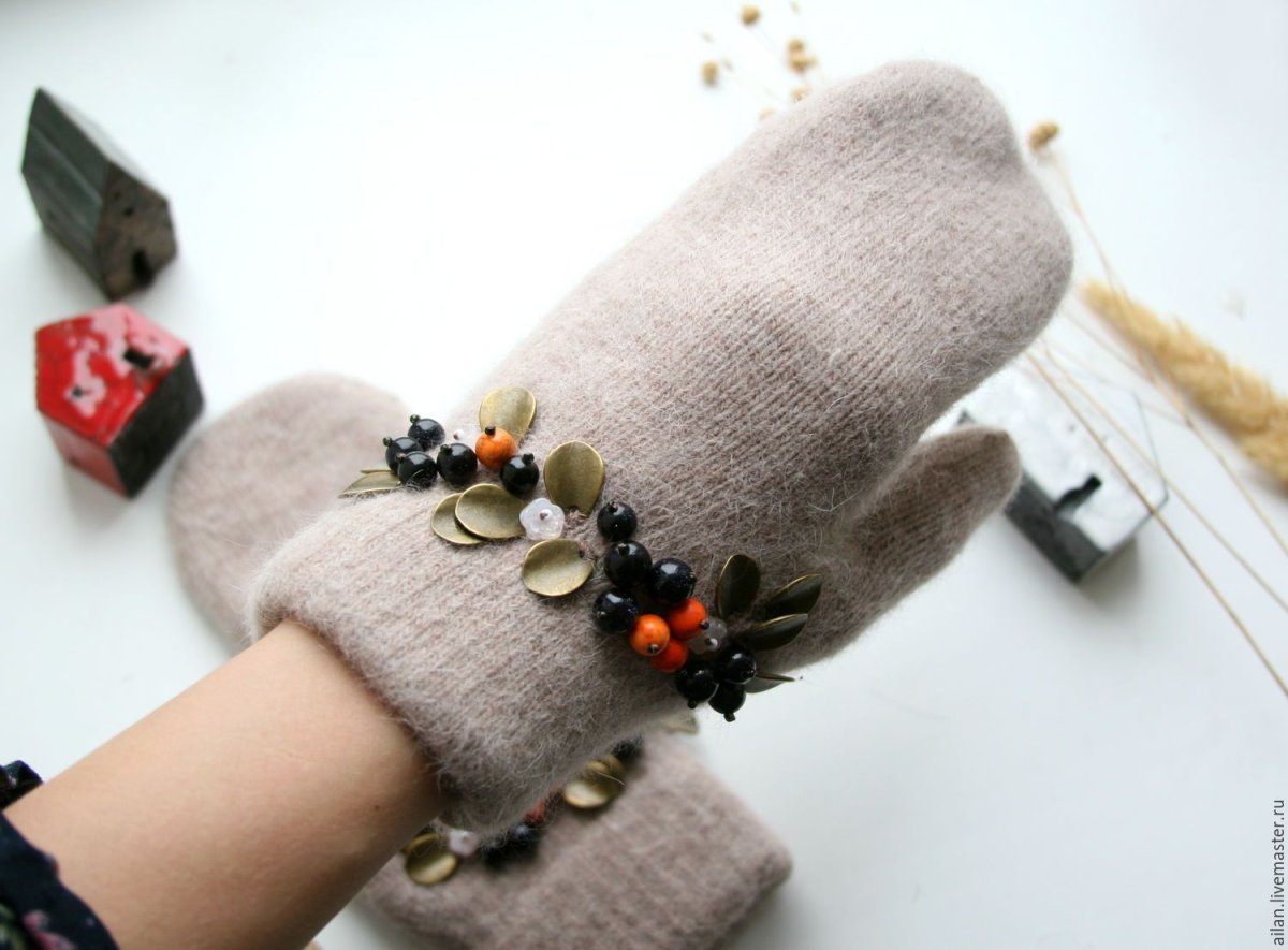 Варежки с декором
