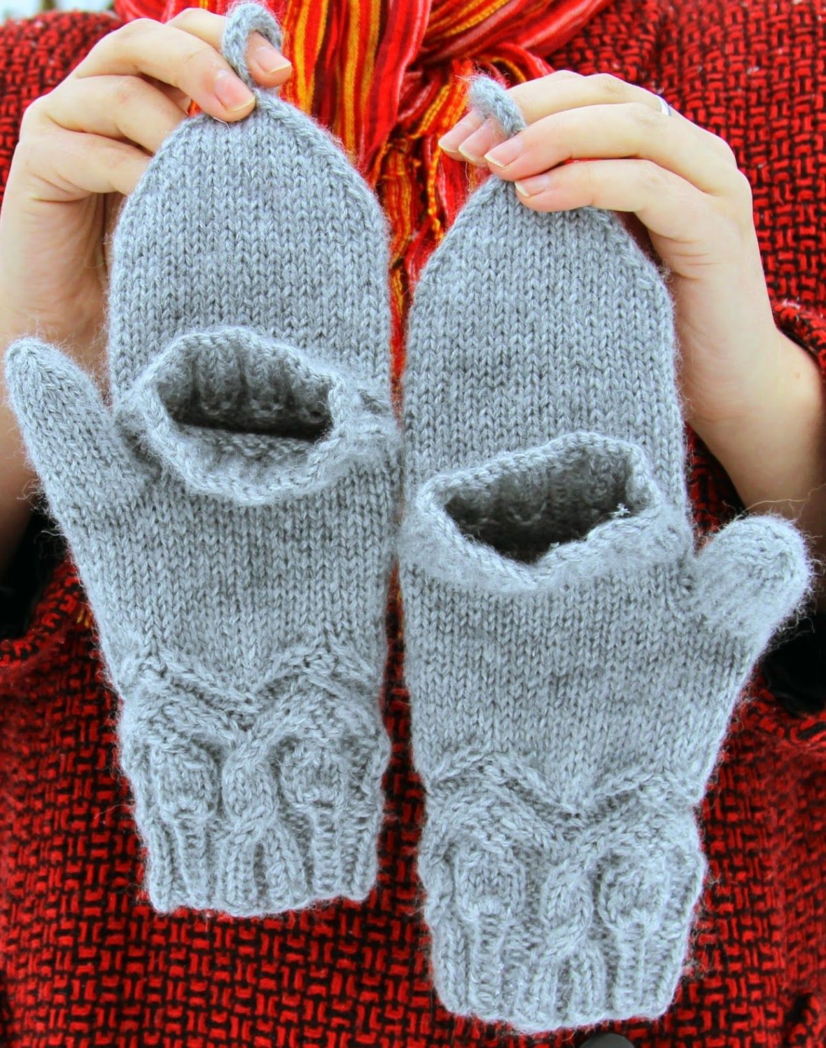 Вязаные рукавицы