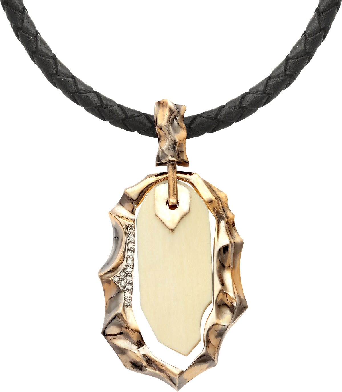 Подвеска в виде лезвия