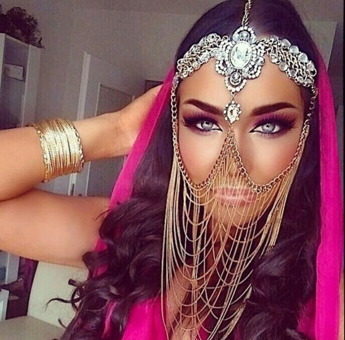 Восточные украшения на лицо