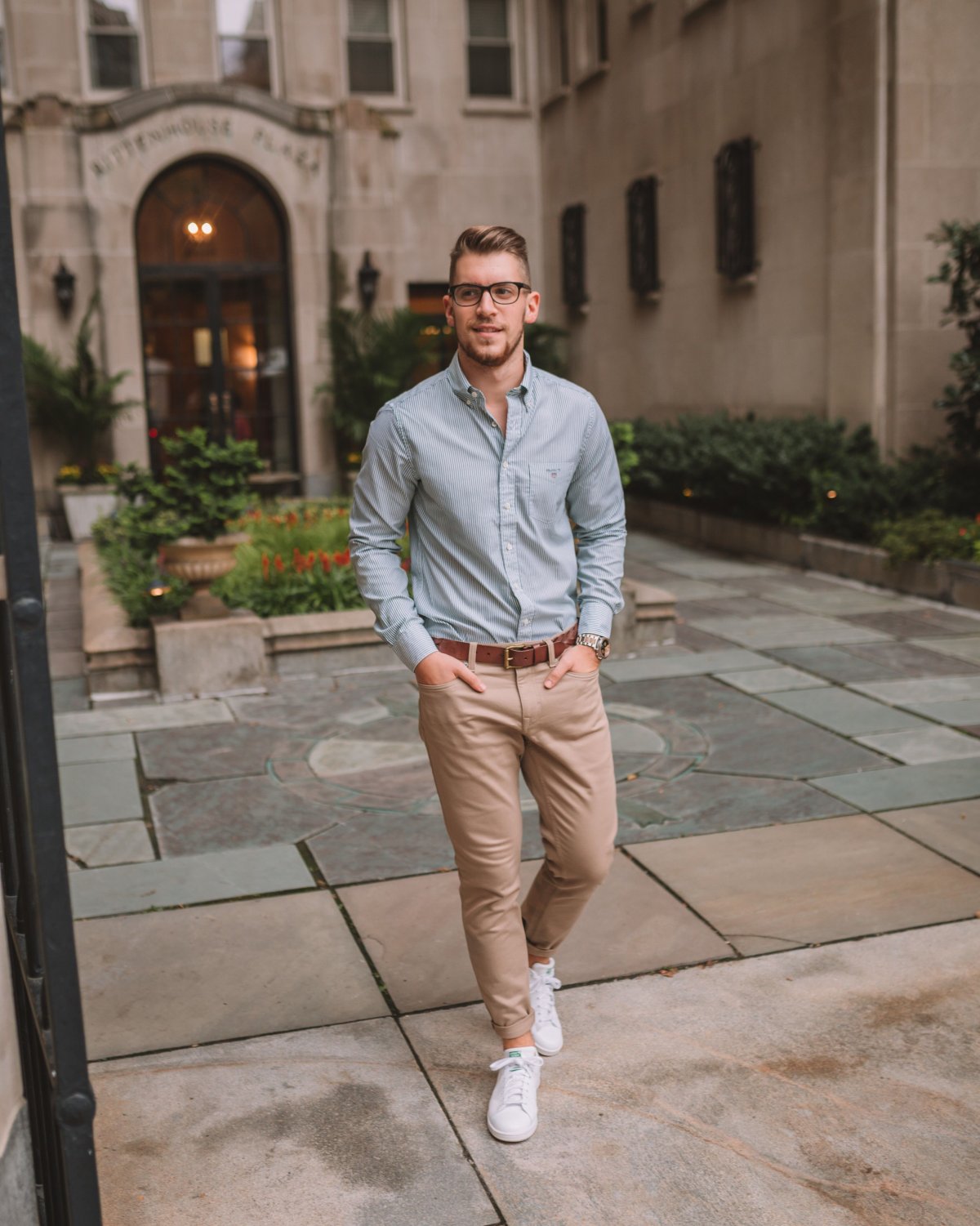 Брюки к розовой рубашке