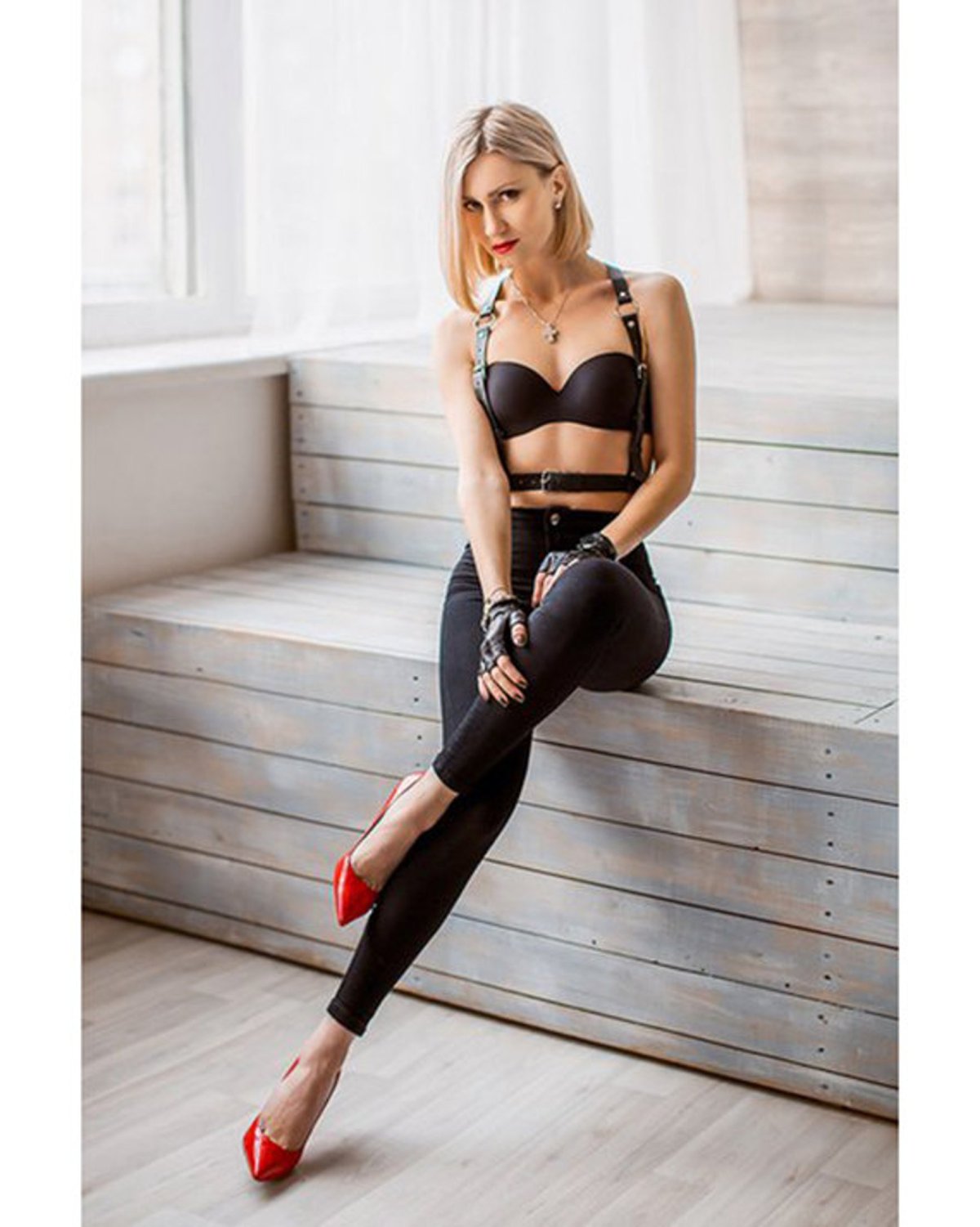 Портупея с чулками