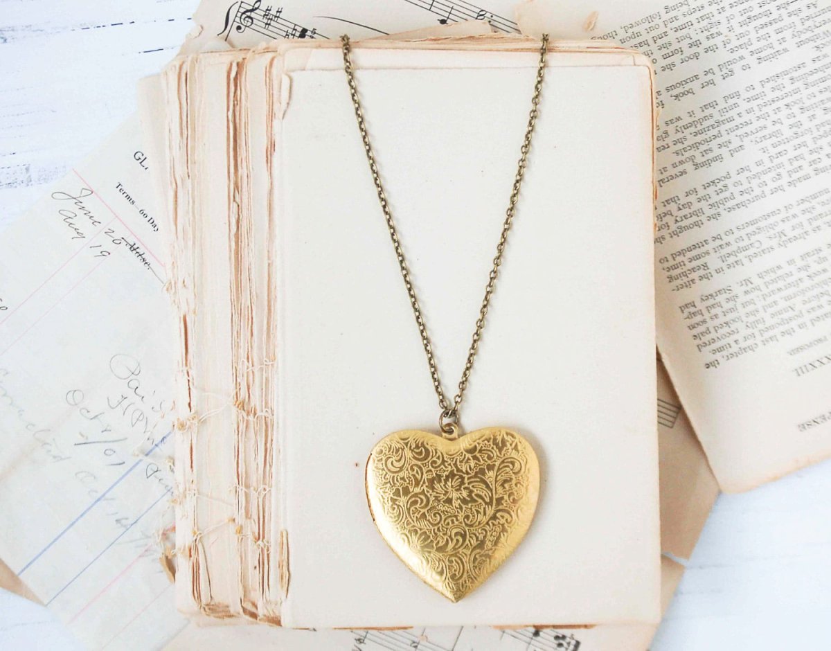 Золотой медальон арт