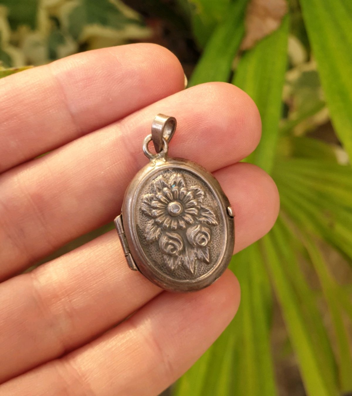 Медальон с птицей