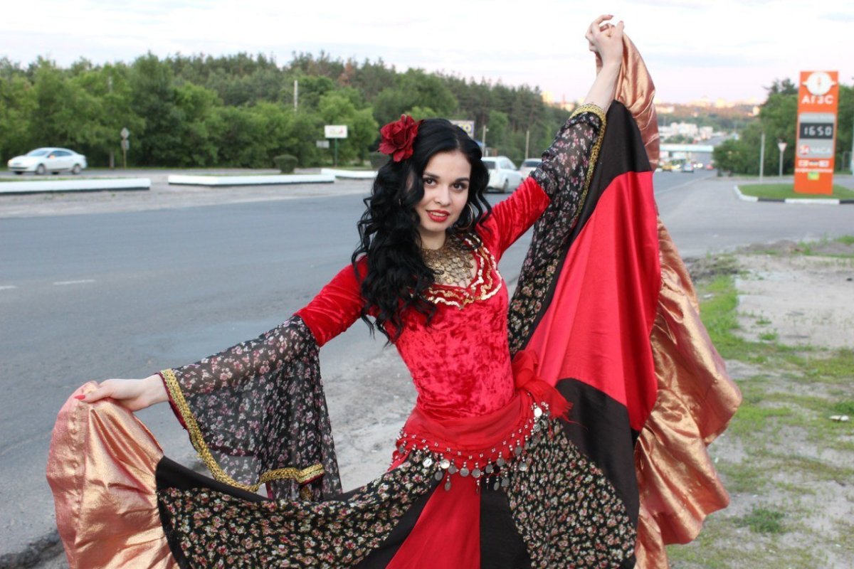 Цыганский свадебный наряд