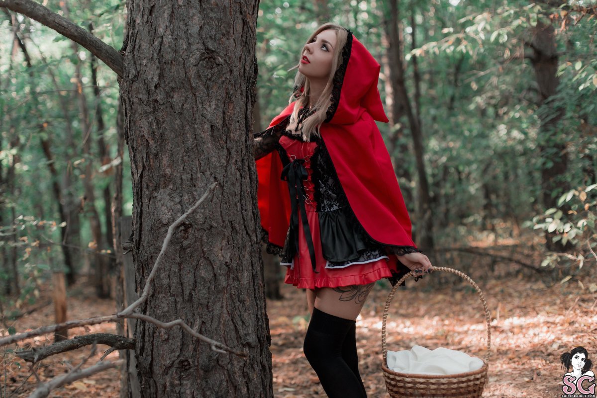 Лори Мэдисон красная шапочка