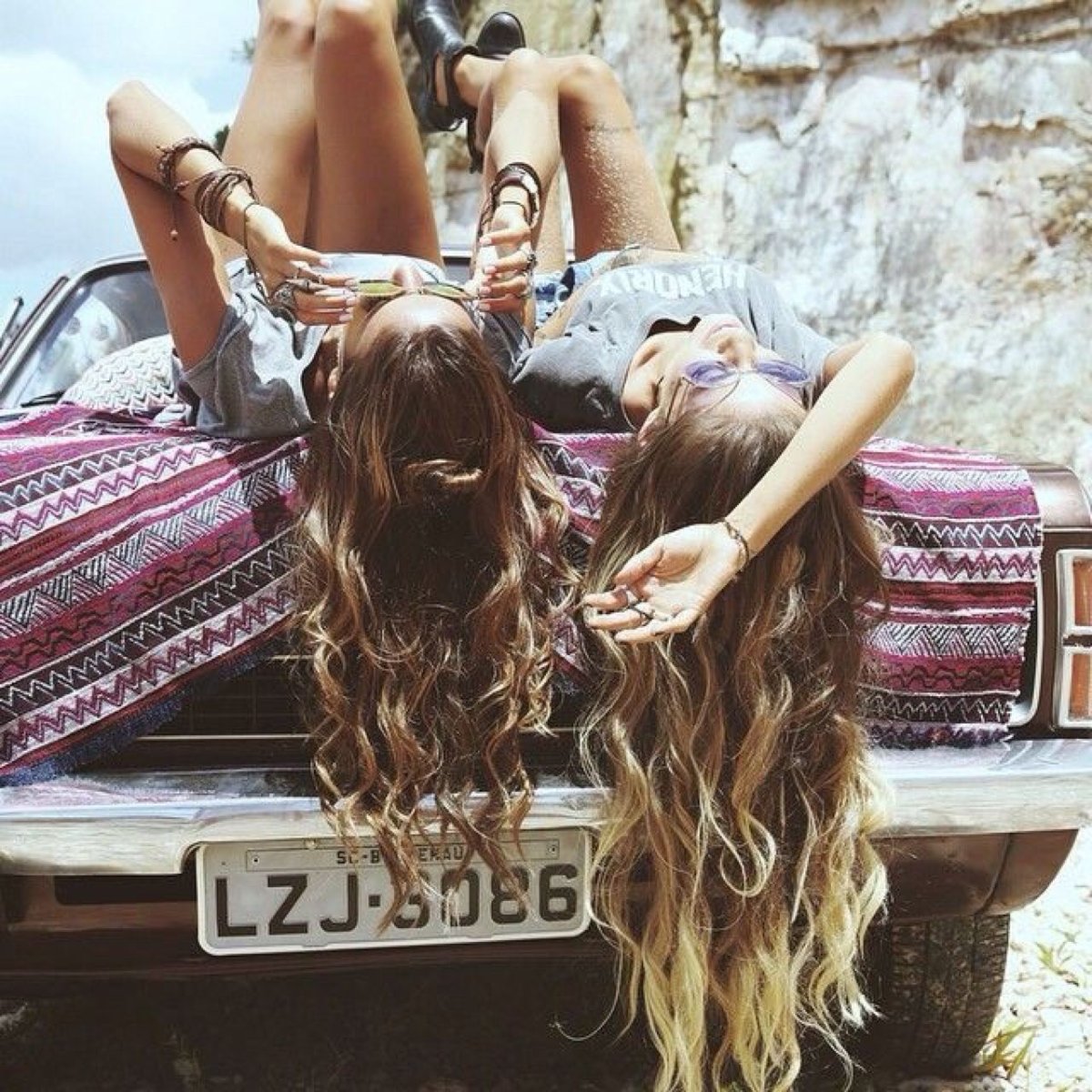 60-Е США хиппи девушки с гитарой