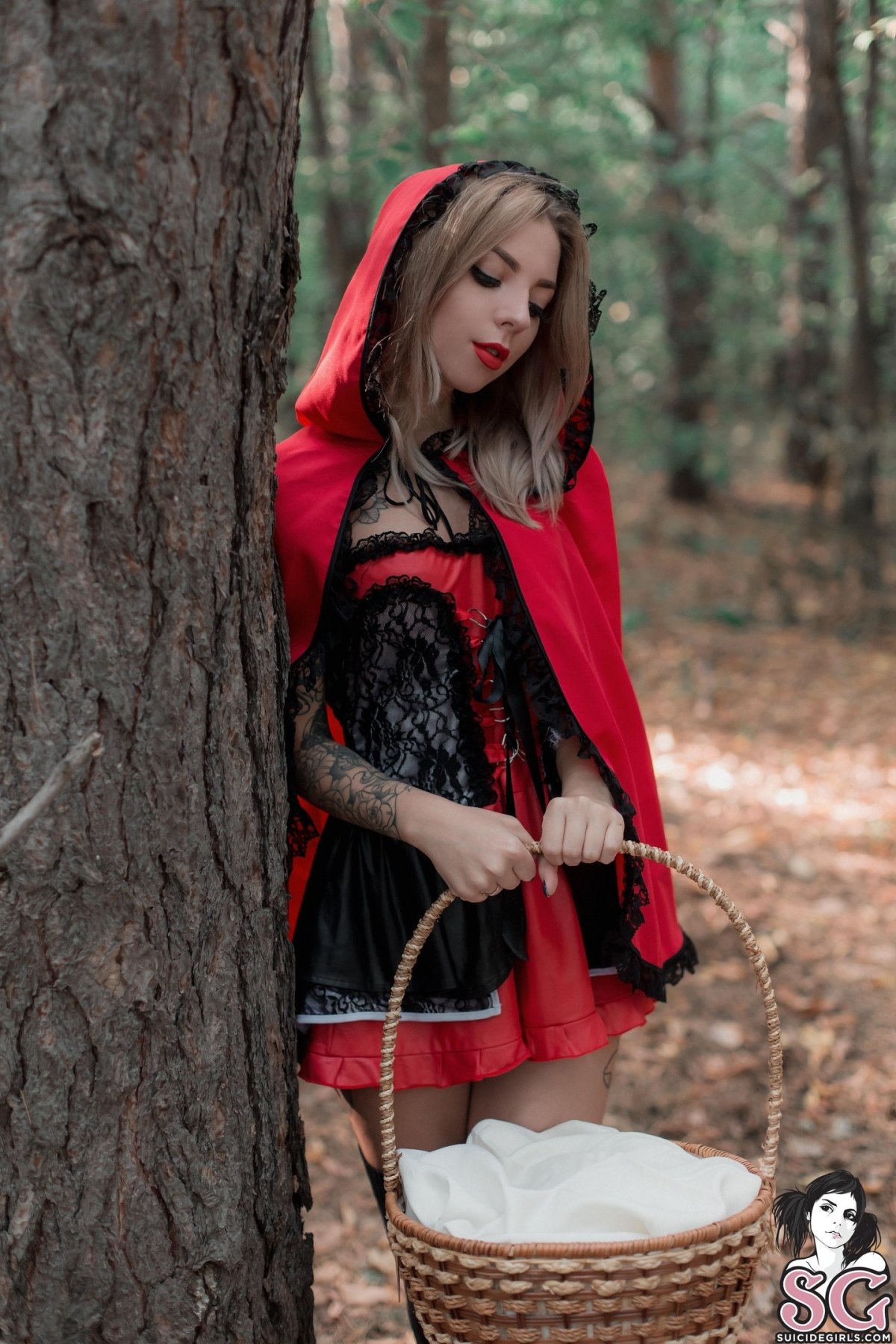 Екатерина Шувалова красная шапочка