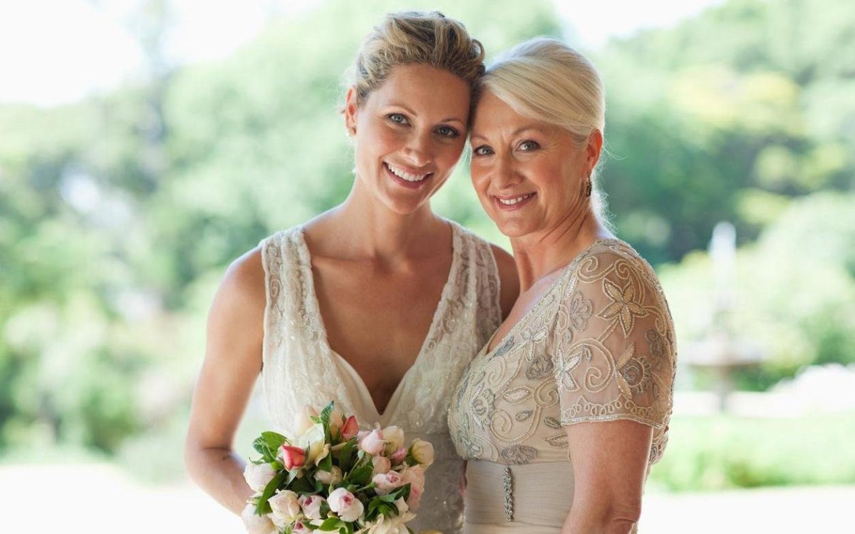 Мама невесты на свадьбе