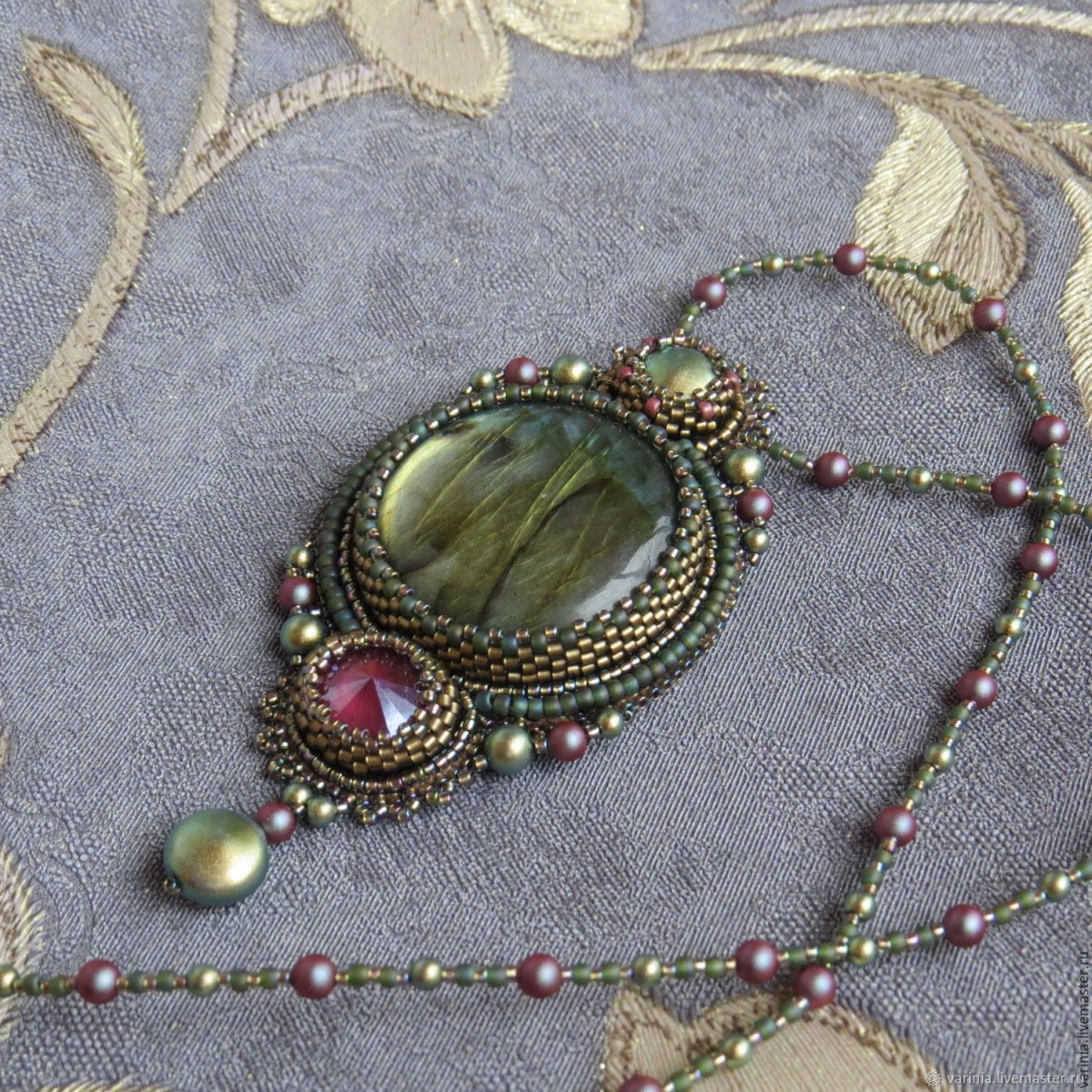 Елена Жуковская броши