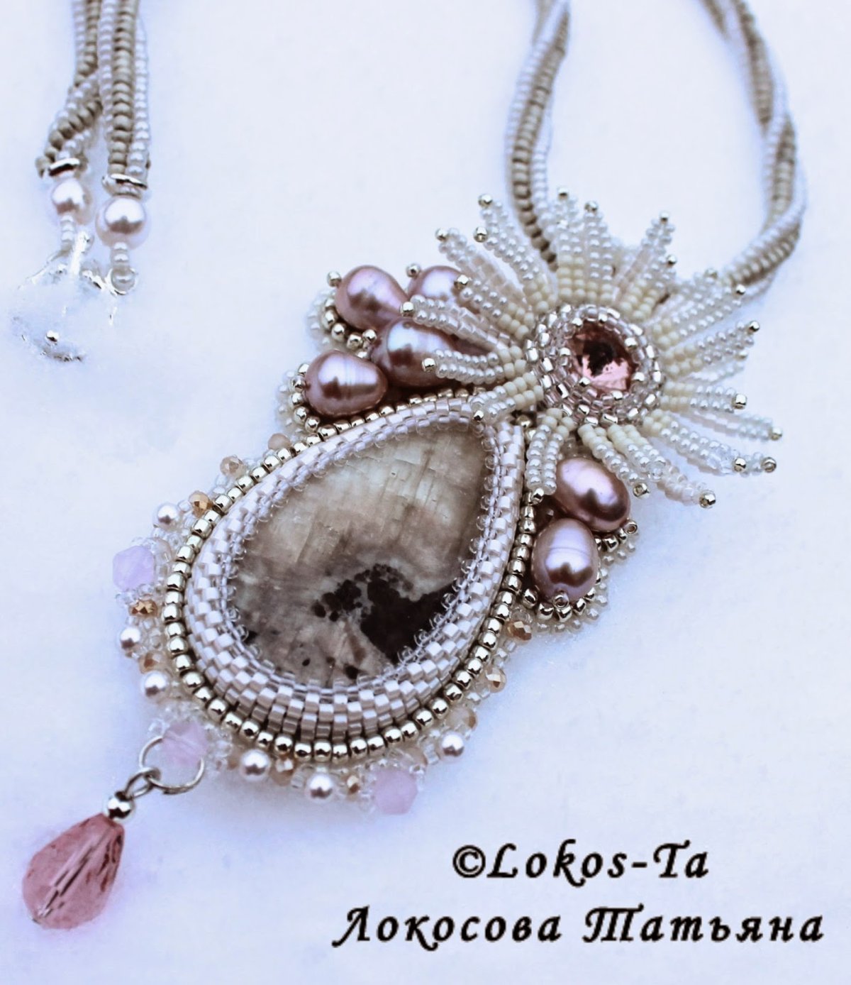 Красивые кулоны из бисера и бусин