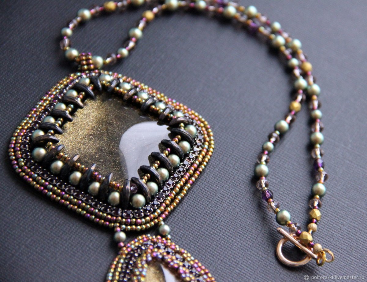 Кабошоны в бисере