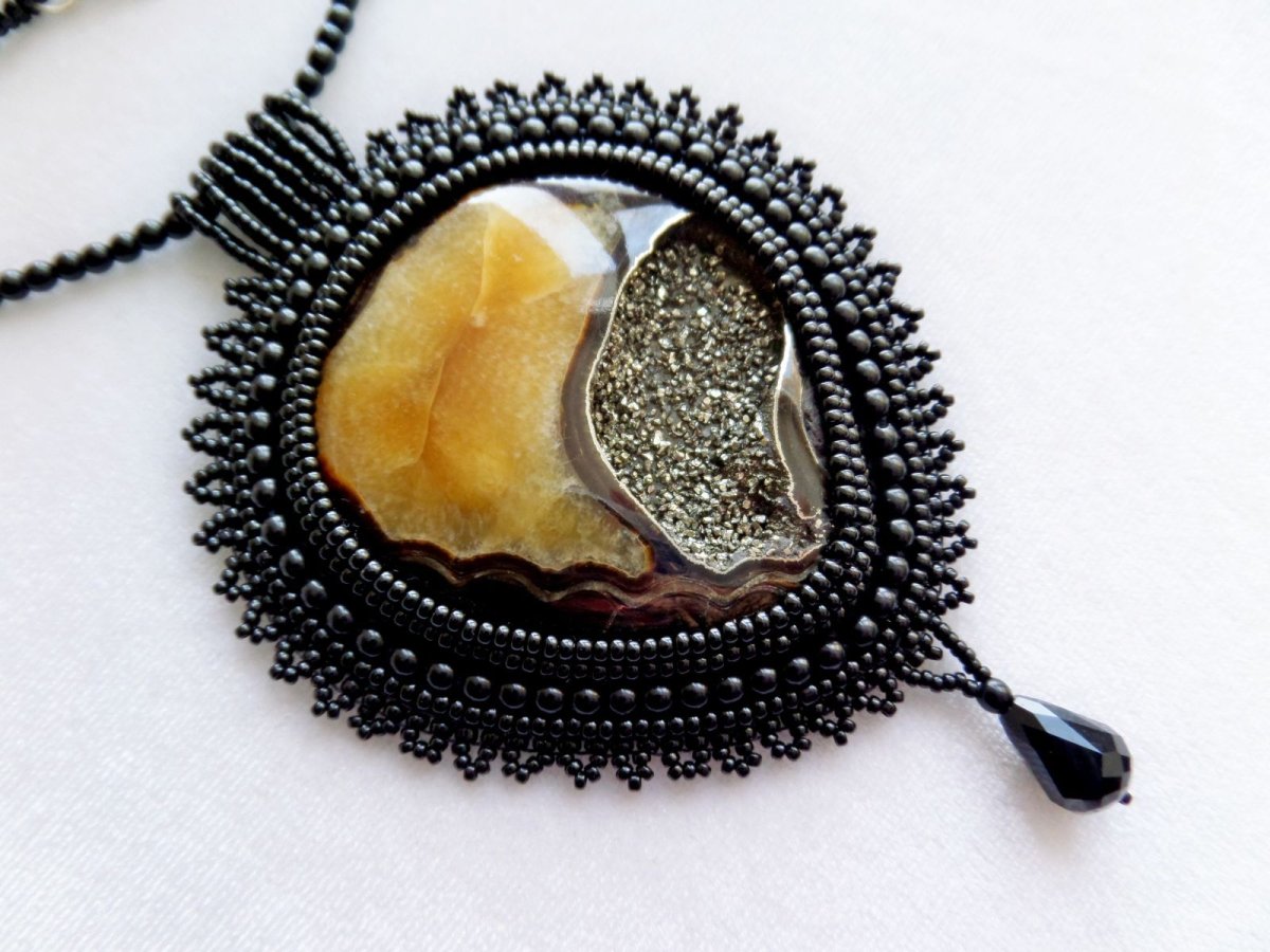 Оплетение кабошона твином