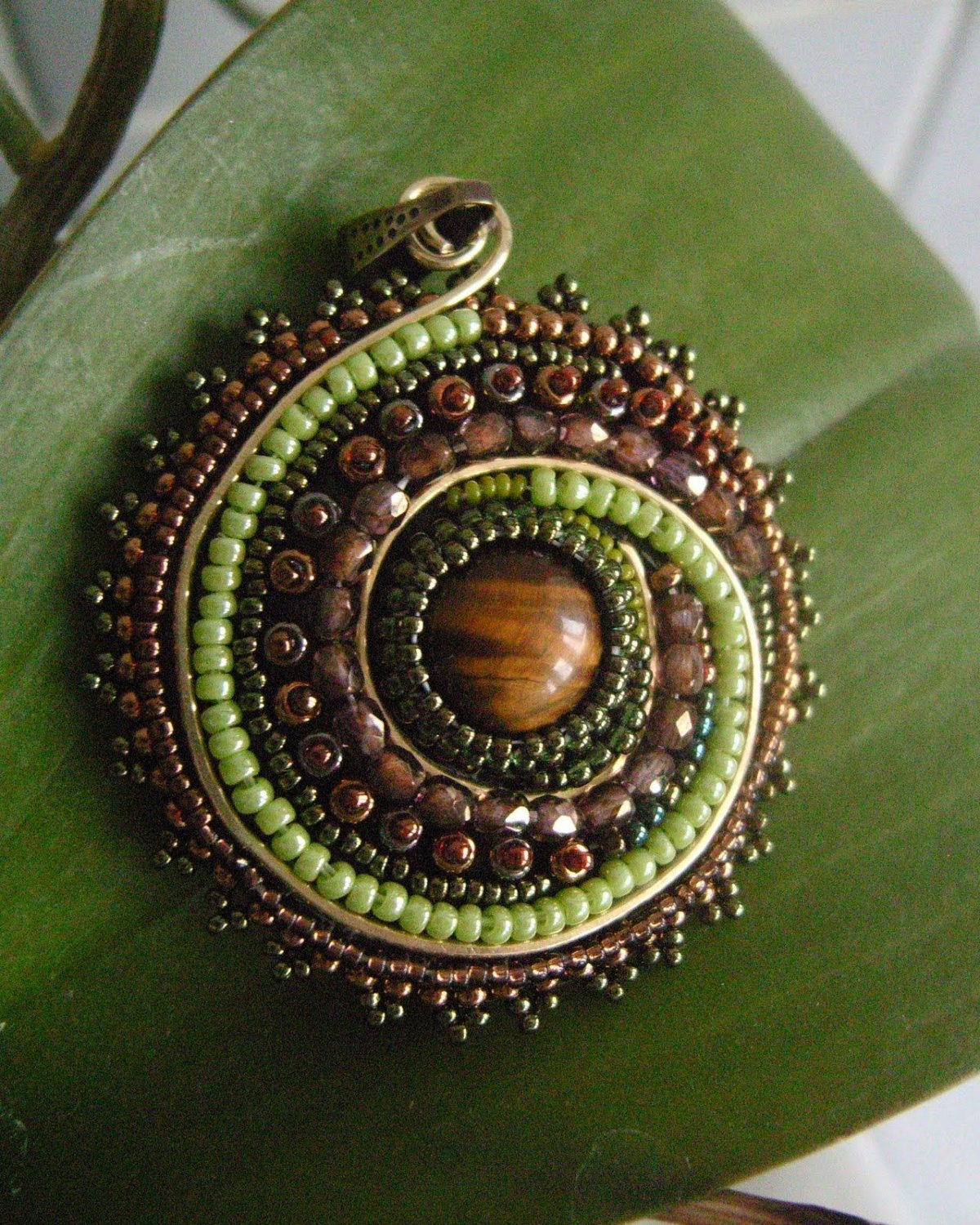 Украшения с кабошонами