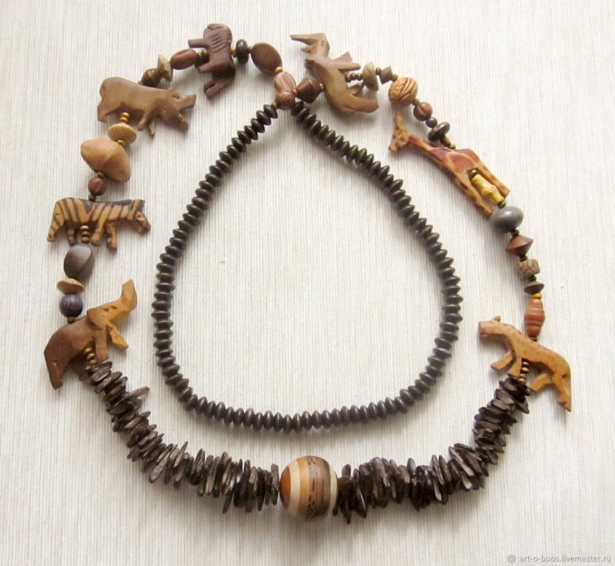 Бусы из деревянных бусин