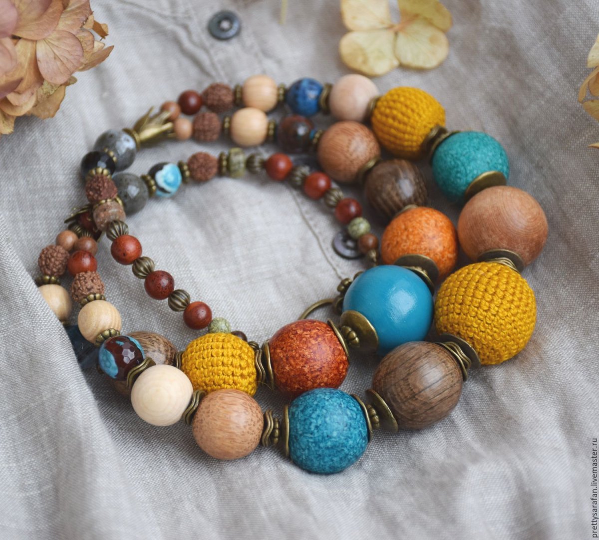Украшения из деревянных бусин