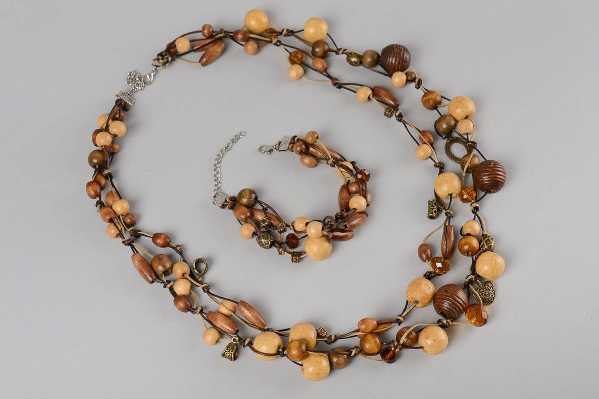 Деревянные украшения