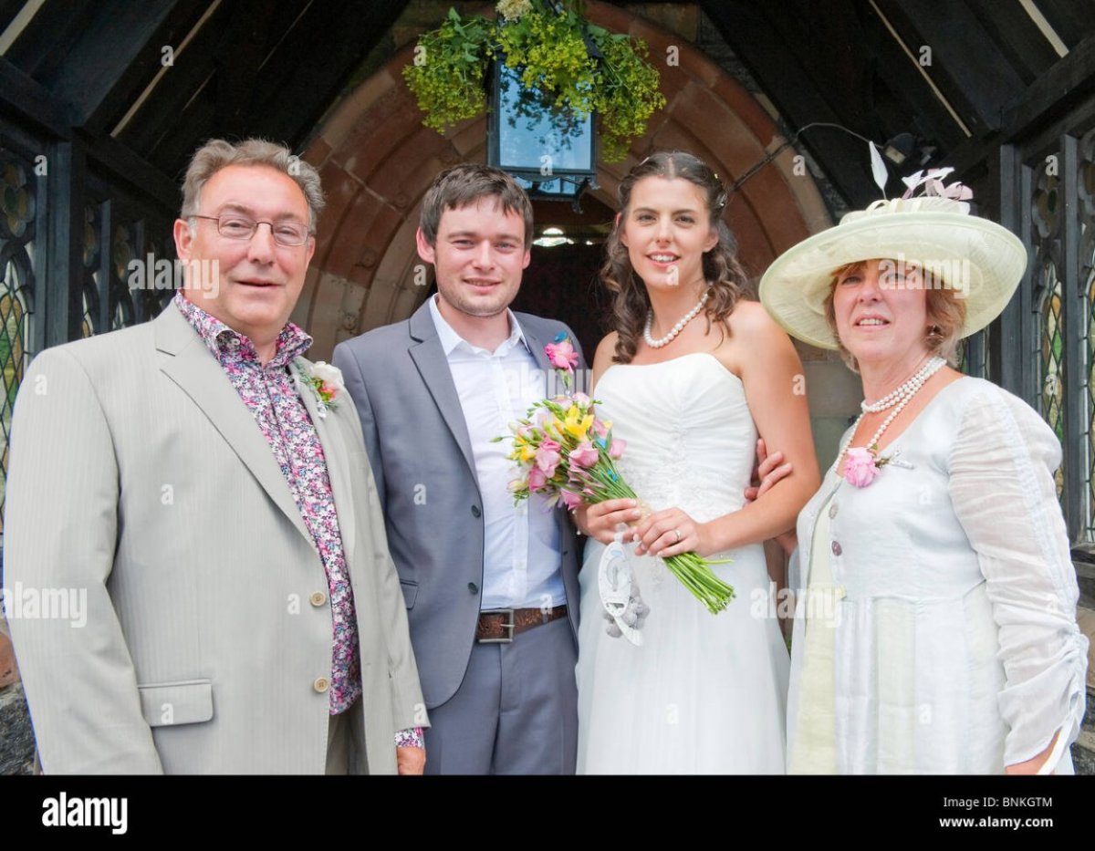 Платье для бабушки на свадьбу внучки