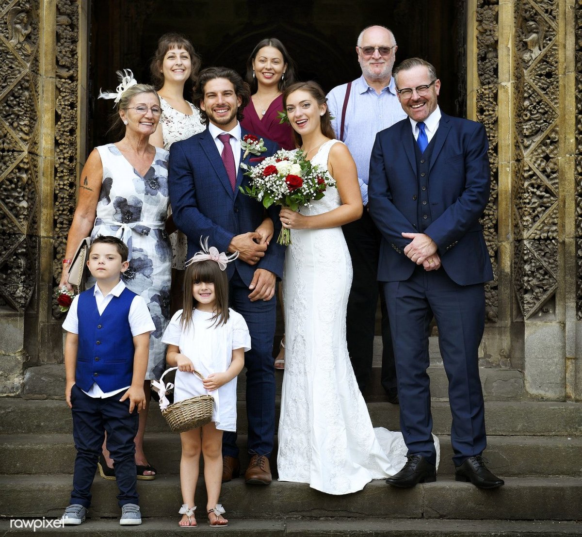 Серо синий костюм жениха